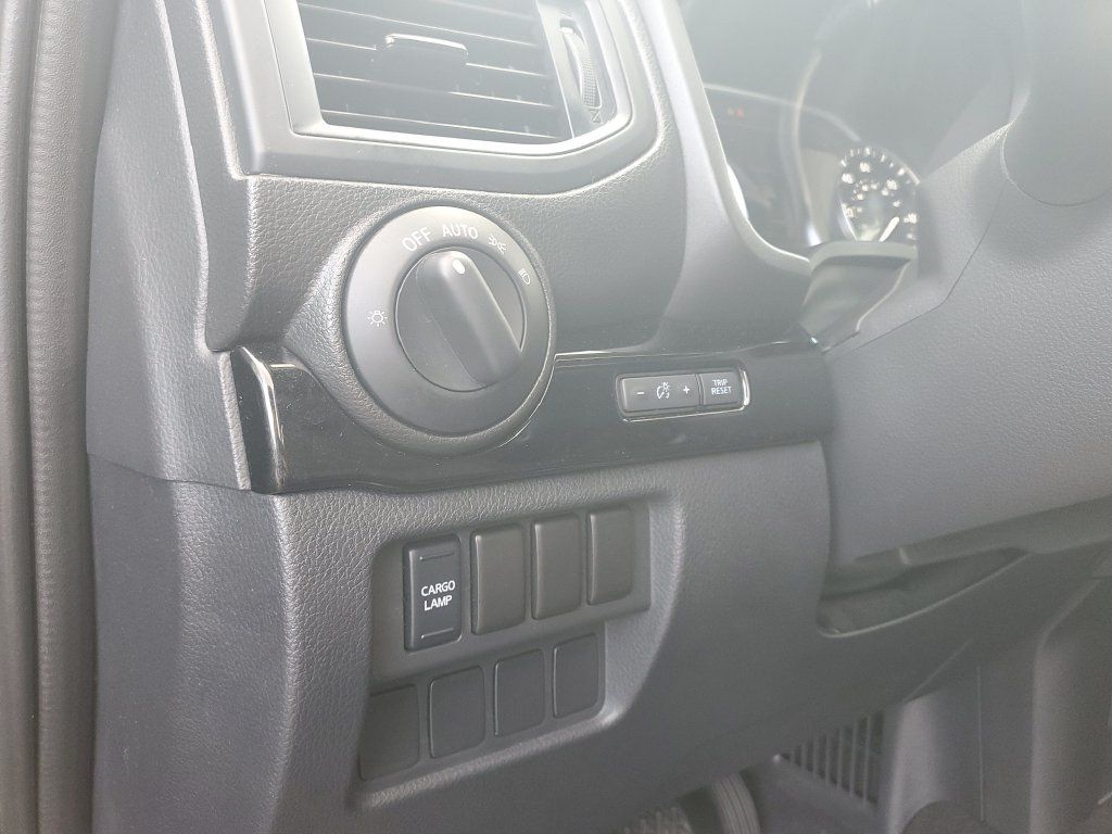 Used 2023 Nissan Titan SV w/ Accessory Utility Package RWD image 26