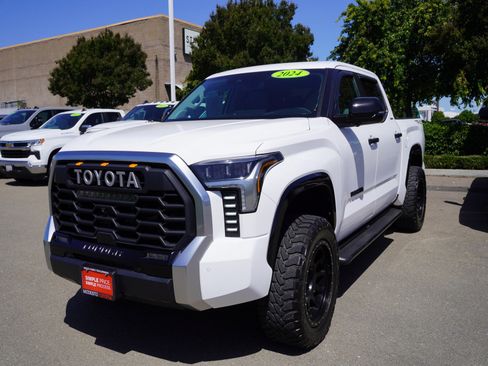 Used 2024 Toyota Tundra Limited AWD/4WD image 6