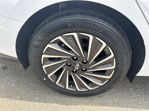 New 2025 Hyundai Sonata SEL image 17