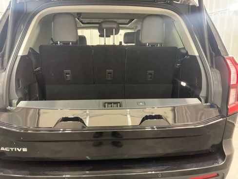 Used 2025 Ford Expedition Active RWD image 27
