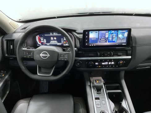 New 2026 Nissan Pathfinder SL image 13