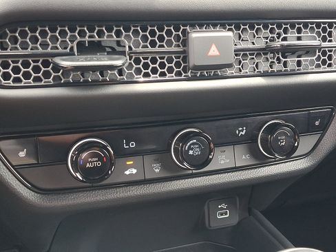 Certified 2025 Honda HR-V Sport image 16