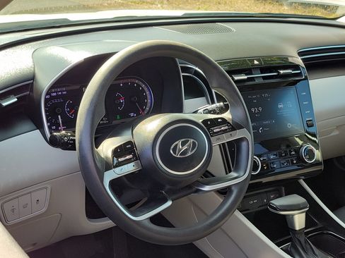 Certified 2023 Hyundai Tucson SEL AWD/4WD image 9