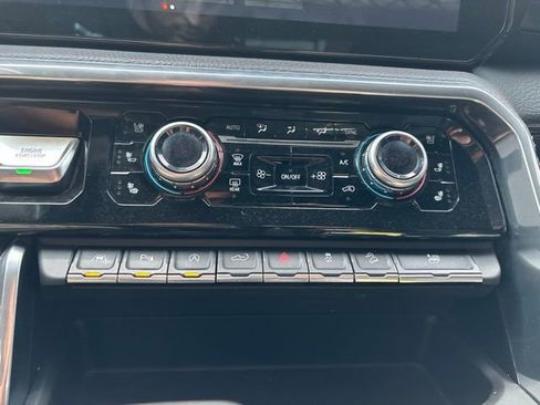 Used 2023 GMC Sierra 1500 Denali w/ Technology Package AWD/4WD image 23