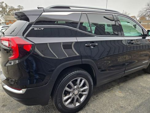 Used 2024 GMC Terrain SLT image 9