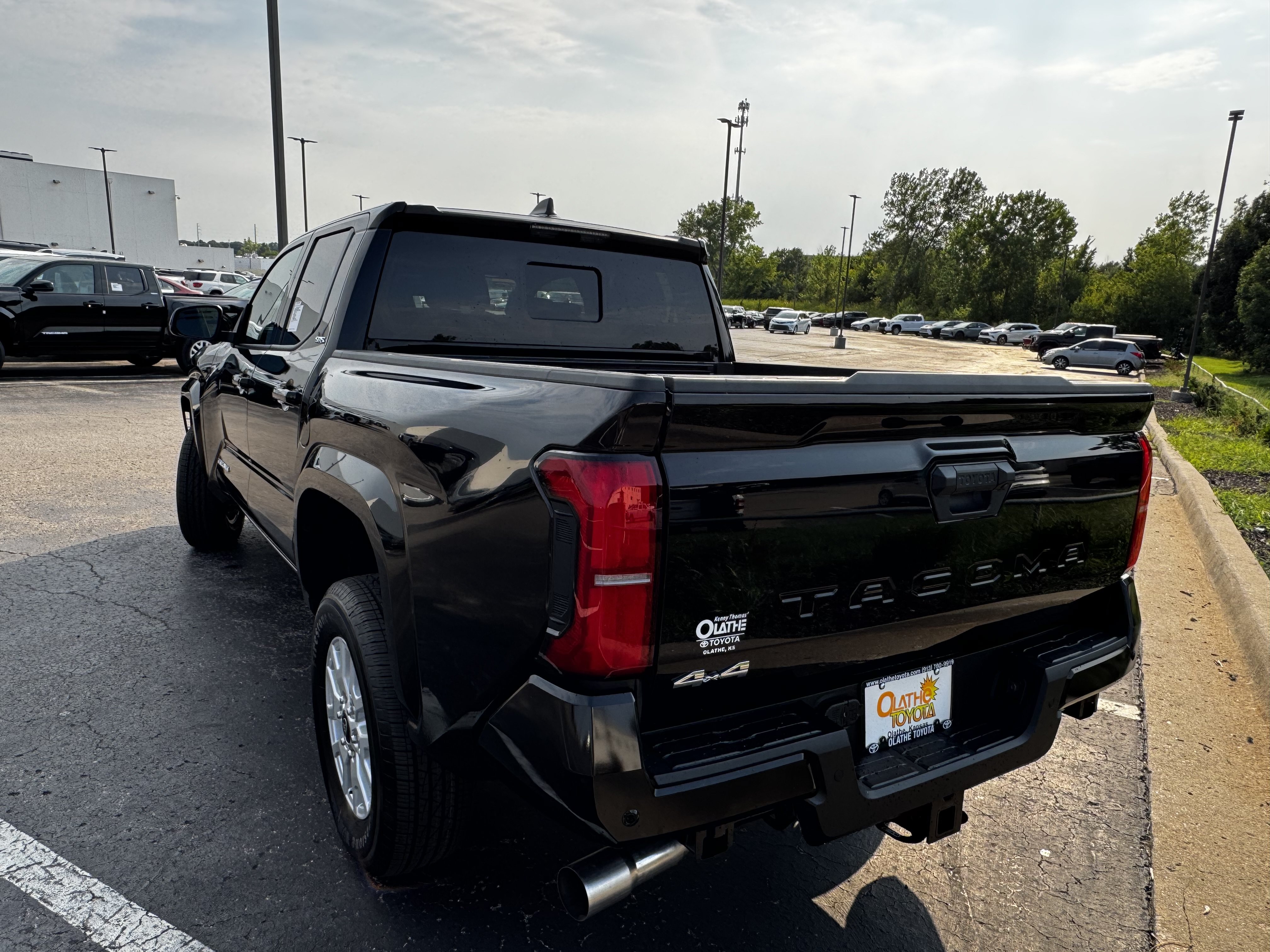 New 2026 Toyota Tacoma SR5 AWD/4WD image 8