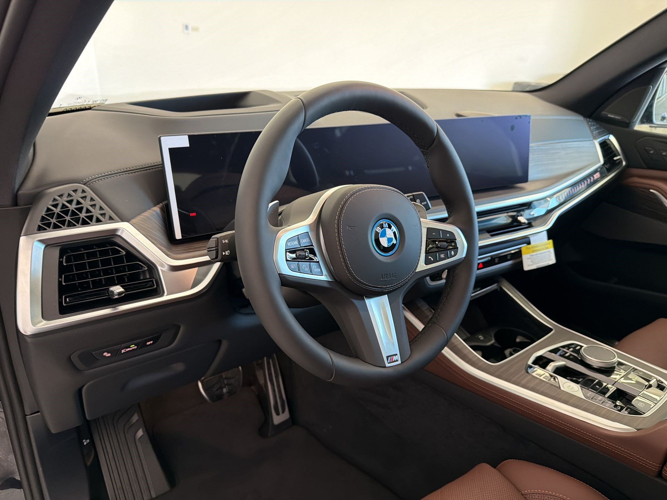 New 2026 BMW X5 xDrive50e w/ M Sport Package AWD/4WD image 4