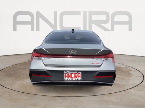 Used 2025 Hyundai Elantra SE w/ Cargo Package FWD image 13