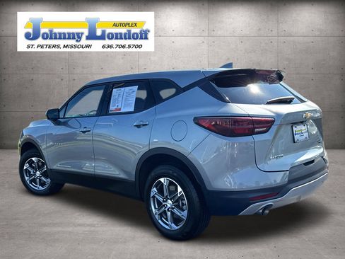 Used 2025 Chevrolet Blazer LT FWD image 3