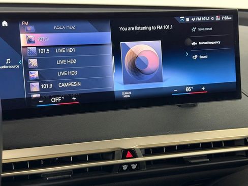 Used 2023 BMW iX xDrive50 w/ Sport Package image 21