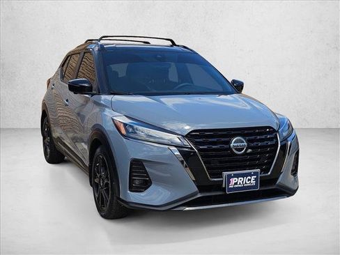 Used 2021 Nissan Kicks SR w/ Interior Electronics Package FWD image 3