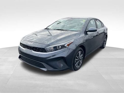 Certified 2024 Kia Forte LXS image 4