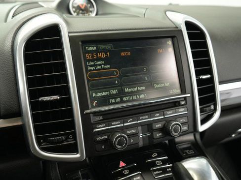 Used 2016 Porsche Cayenne image 41