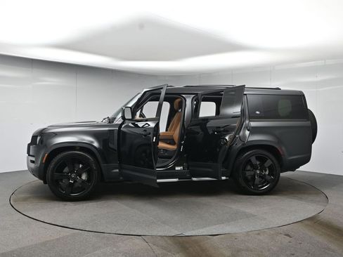 Used 2024 Land Rover Defender 130 S image 67