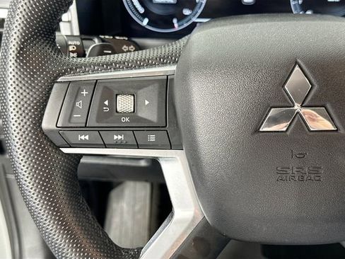 Used 2023 Mitsubishi Outlander SE AWD/4WD image 22