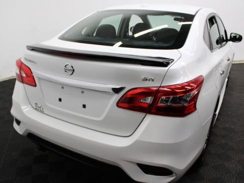 Used 2017 Nissan Sentra SR w/ SR Midnight Edition image 6
