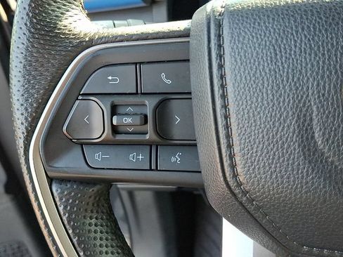 Used 2024 Toyota Tacoma TRD Sport AWD/4WD image 21
