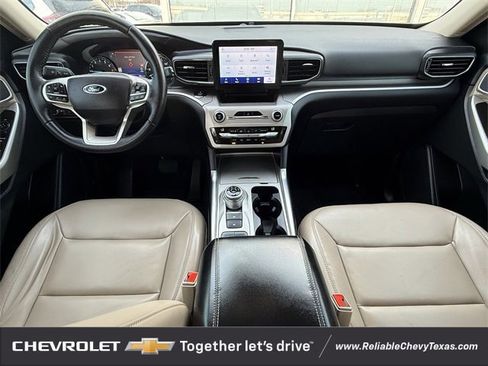 Used 2021 Ford Explorer XLT w/ Equipment Group 202A image 11