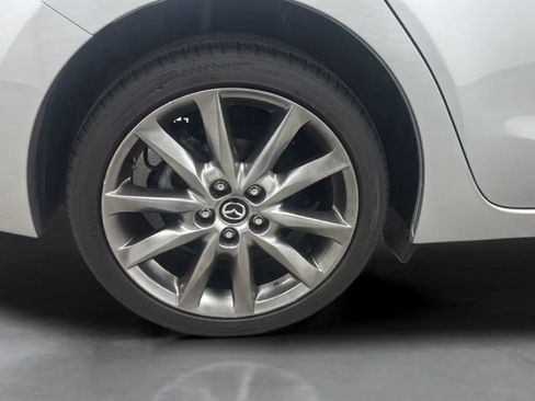 Used 2018 MAZDA MAZDA3 Touring FWD image 31