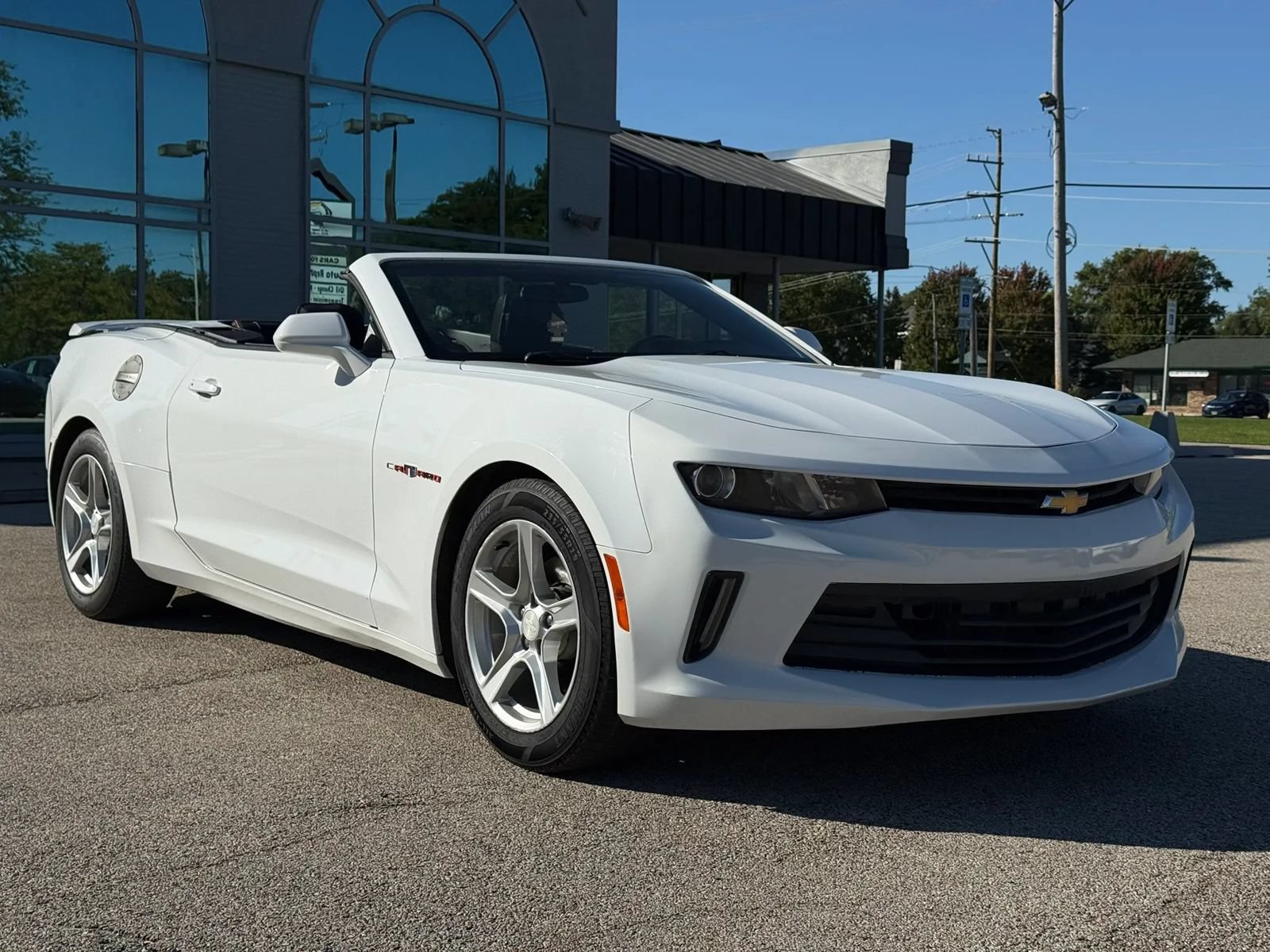 Used 2018 Chevrolet Camaro LT RWD image 1