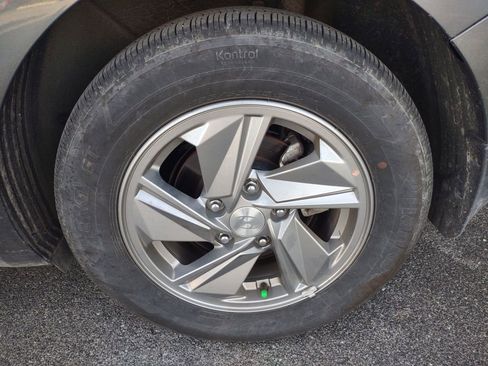 Certified 2026 Hyundai Elantra SE FWD image 10