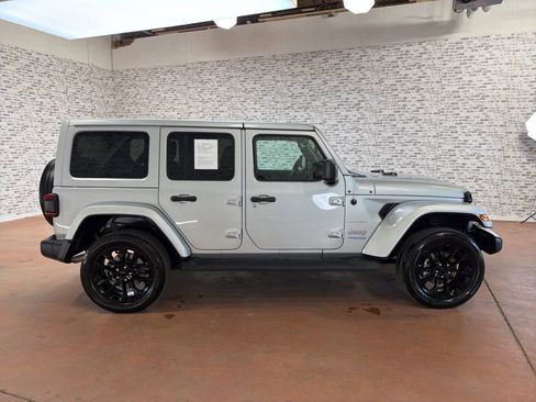 Used 2022 Jeep Wrangler Unlimited Sahara w/ Cold Weather Group image 8