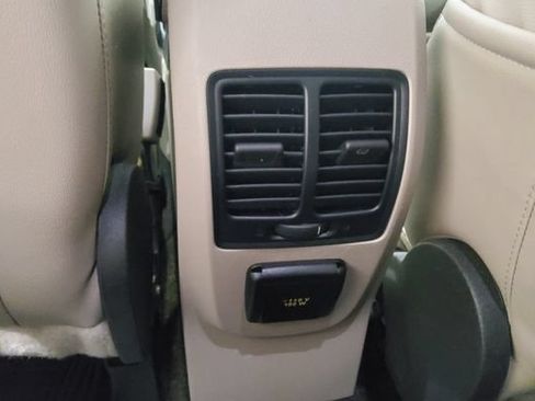 Used 2017 Ford Escape Titanium AWD/4WD image 25