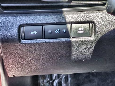 Used 2024 Nissan Altima 2.5 SV FWD image 23
