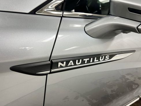 Used 2022 Lincoln Nautilus Reserve w/ Equipment Group 201A AWD/4WD image 27