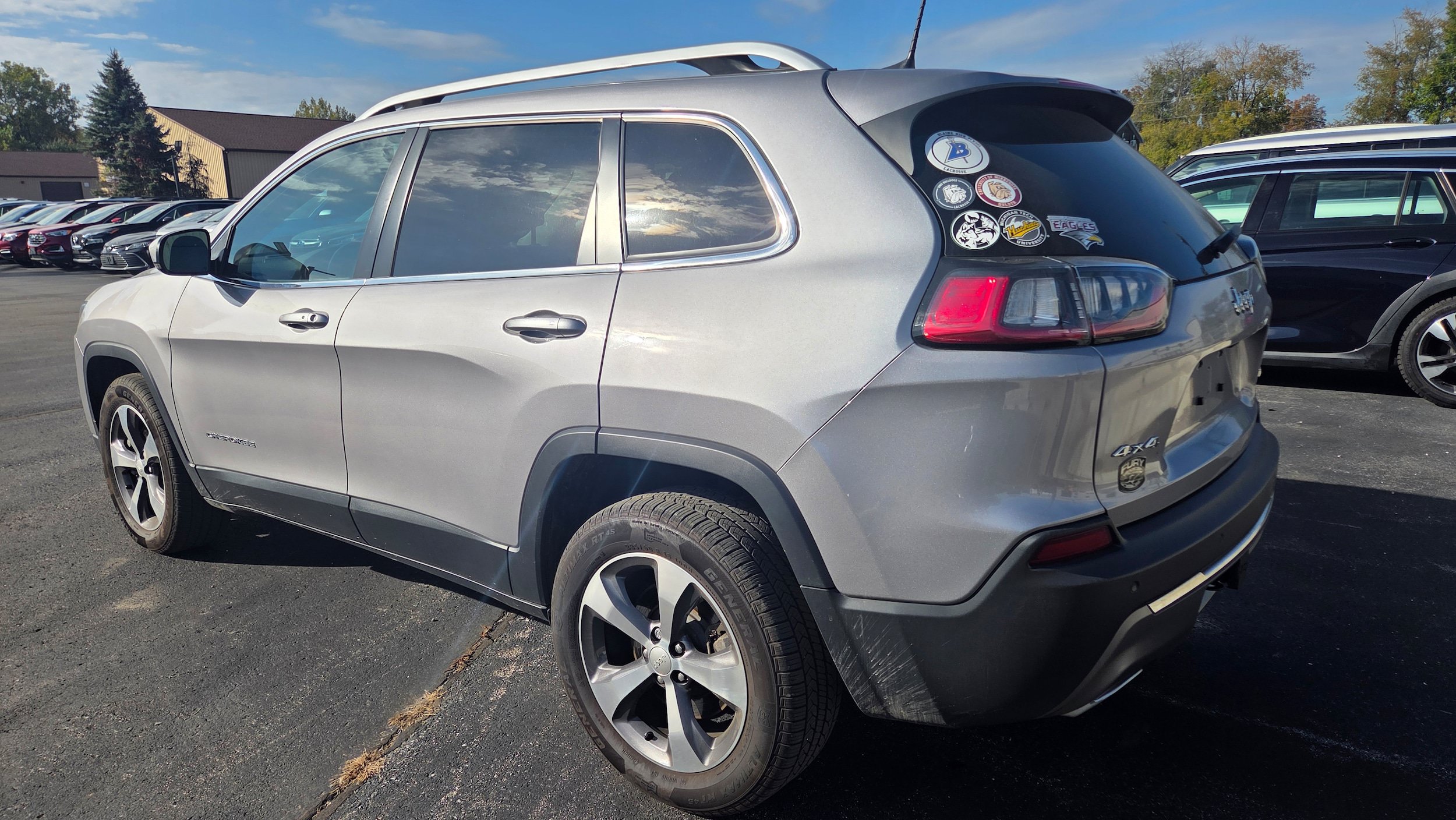Used 2019 Jeep Cherokee Limited w/ Trailer Tow Group AWD/4WD image 5