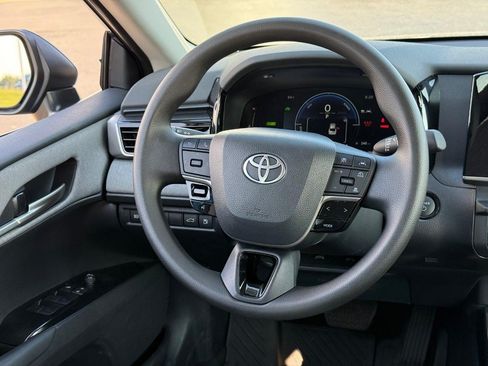 Certified 2025 Toyota Camry LE FWD image 14