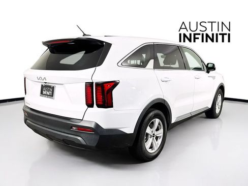 Used 2023 Kia Sorento LX FWD image 7