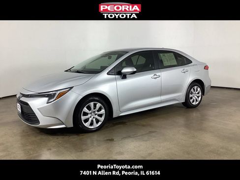 Used 2025 Toyota Corolla LE FWD image 1