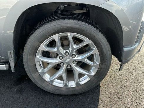 Used 2019 Chevrolet Silverado 1500 High Country w/ Technology Package image 15