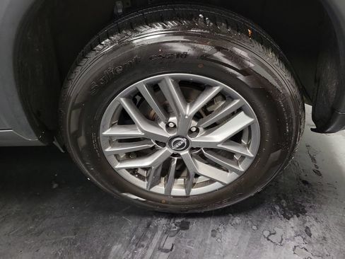 Used 2024 Nissan Rogue S AWD/4WD image 12