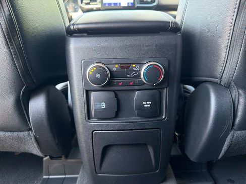 Used 2022 Ford Explorer Limited w/ Equipment Group 301A AWD/4WD image 16