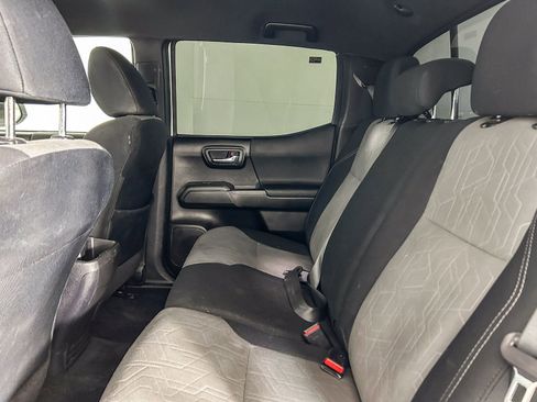 Used 2023 Toyota Tacoma TRD Sport image 19