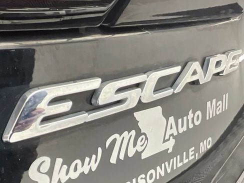 Used 2017 Ford Escape SE w/ SE Cold Weather Package AWD/4WD image 22