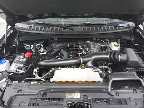 Used 2025 Ford Expedition Platinum AWD/4WD image 35