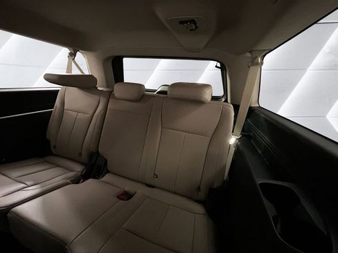 Used 2023 Ford Expedition Max XLT image 18