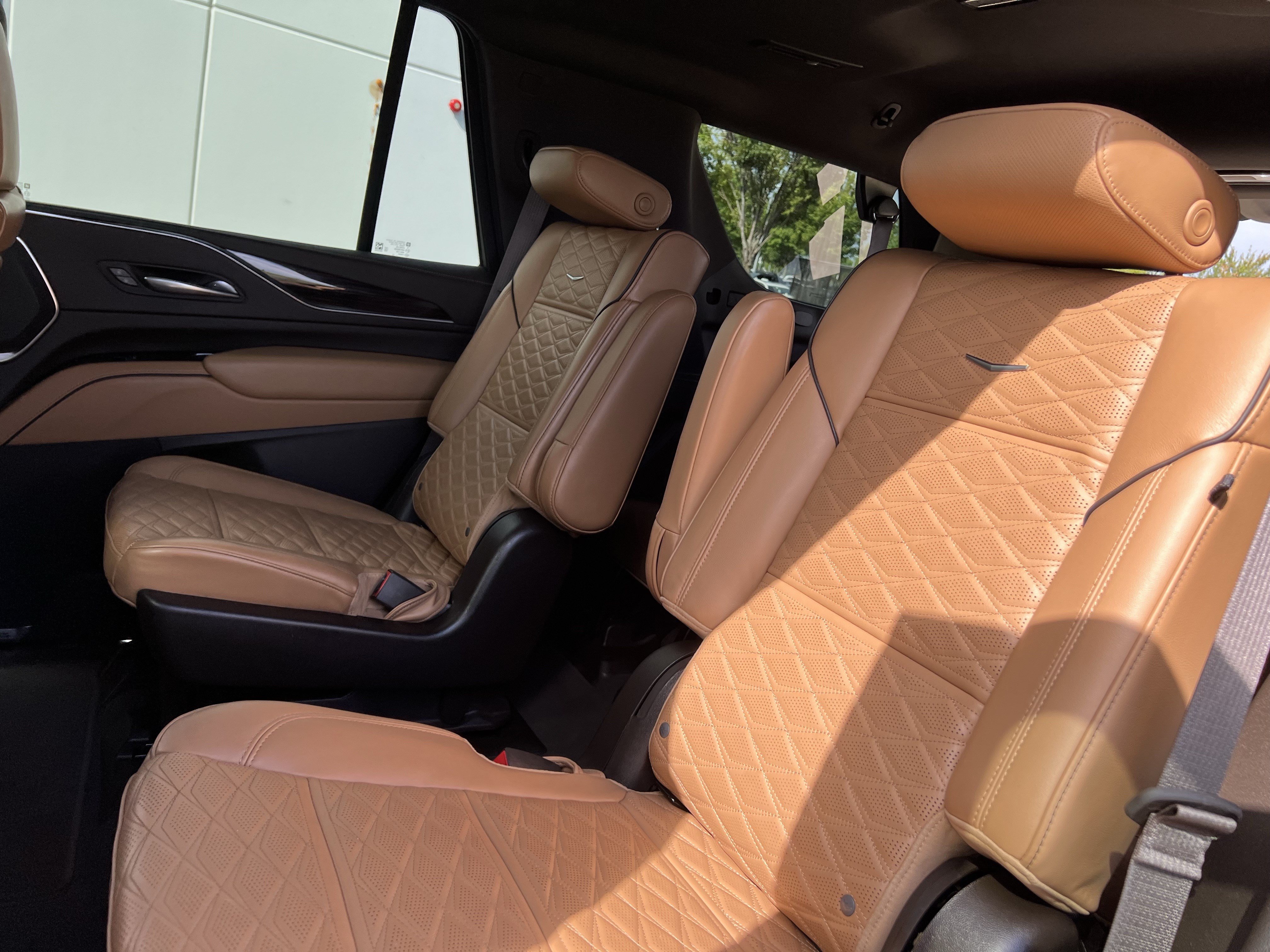 Used 2023 Cadillac Escalade Premium Luxury w/ LPO, Illumination Package AWD/4WD image 32