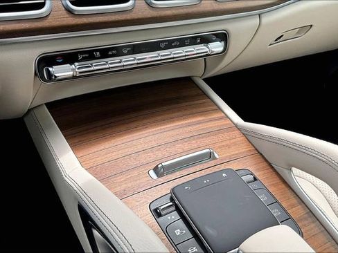 New 2025 Mercedes-Benz GLE 450e 4MATIC image 18