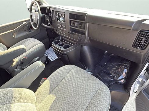 Used 2025 Chevrolet Express 3500 LT w/ LT Preferred Equipment Group image 30