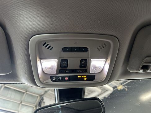 Used 2018 Chevrolet Malibu LT FWD image 16