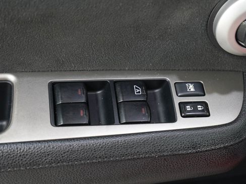 Used 2011 Nissan Versa Hatchback w/ Premium Pkg FWD image 20