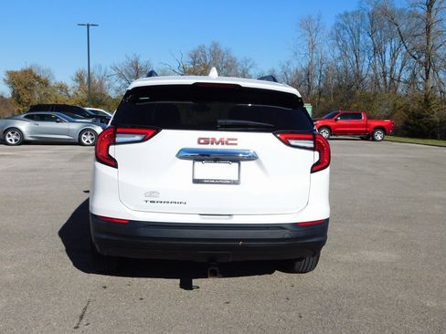 Used 2023 GMC Terrain SLE w/ Driver Convenience Package image 4