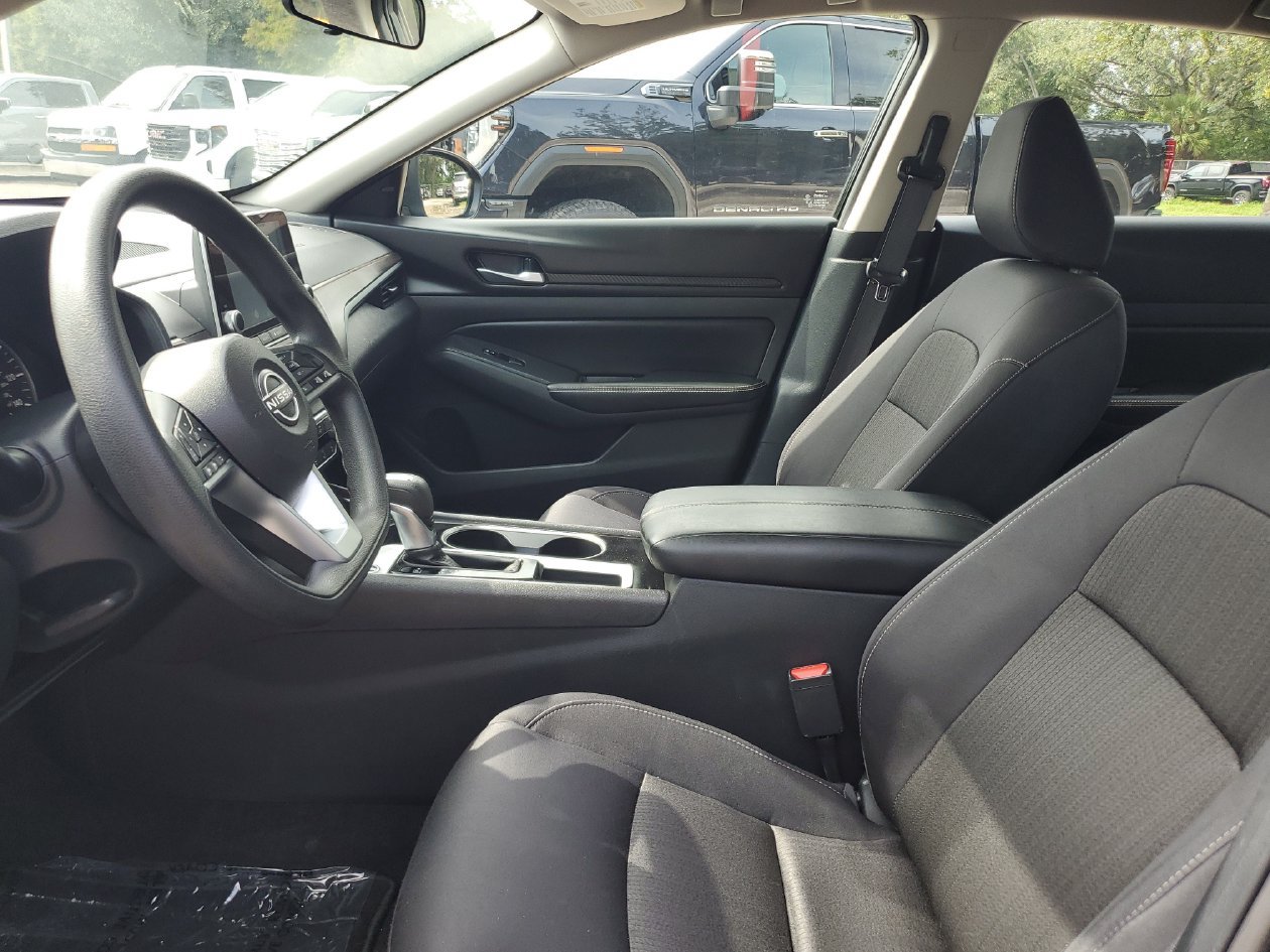 Used 2024 Nissan Altima 2.5 SV FWD image 19