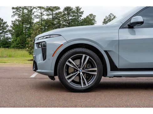 Used 2023 BMW X7 xDrive40i w/ Executive Package AWD/4WD image 10
