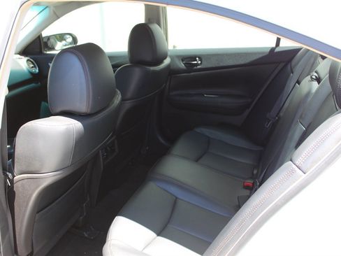 Used 2014 Nissan Maxima 3.5 SV w/ SV Value Package FWD image 9