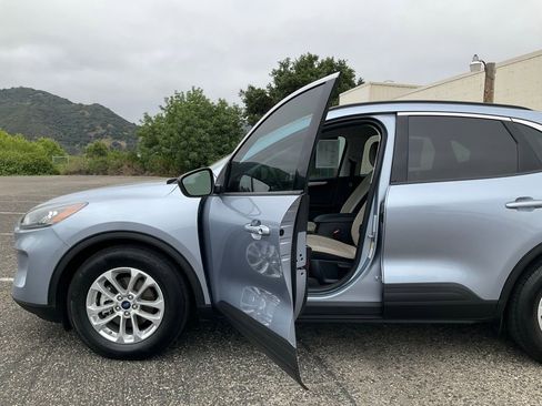 Used 2022 Ford Escape SE image 50